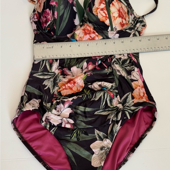 Milea Swimsuit size 12 - Picture 7 of 9